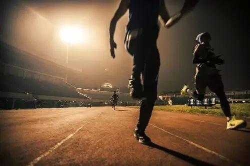 始关注她的 始关注她的